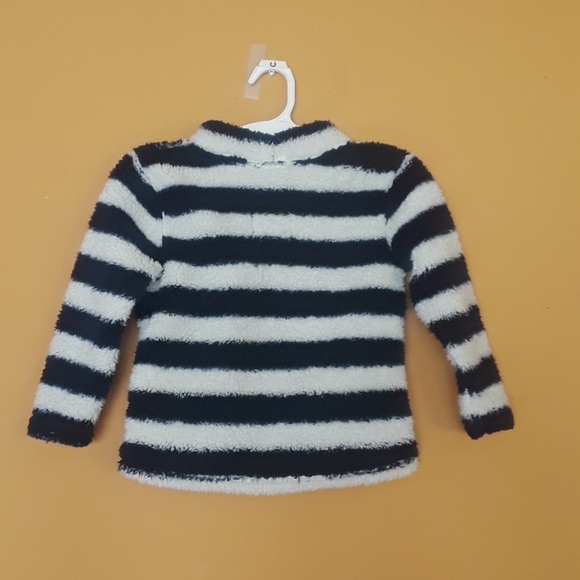 Warm fuzzy girl's top - Picture 2 of 4